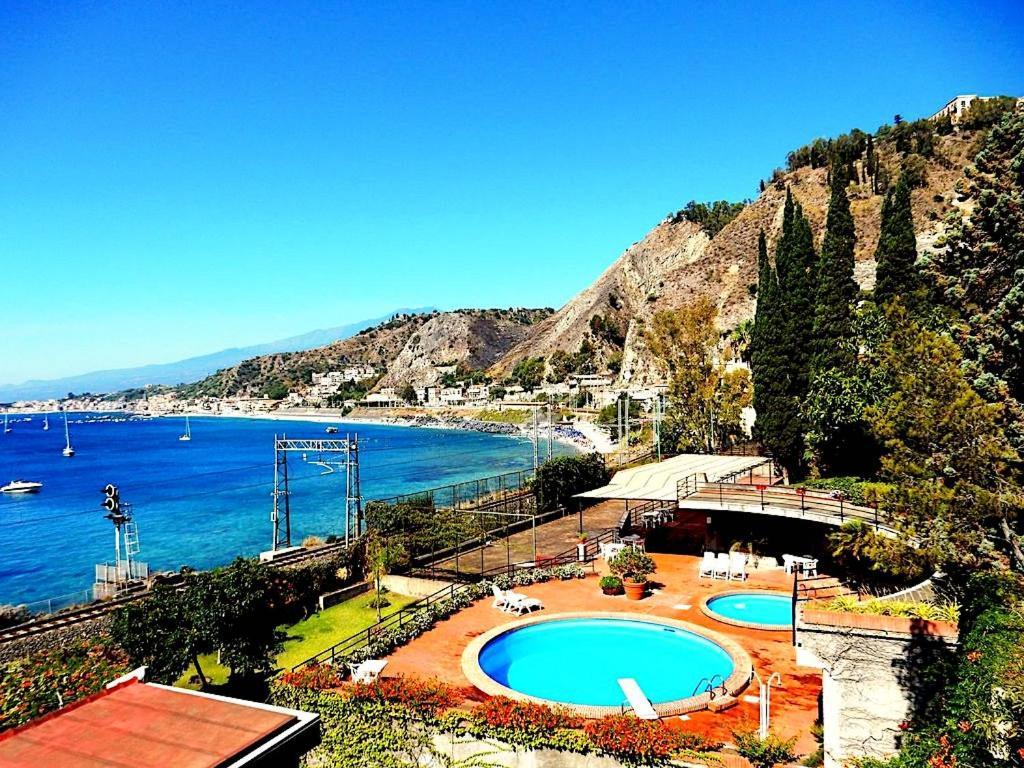Beach Apartment Taormina Bagian luar foto