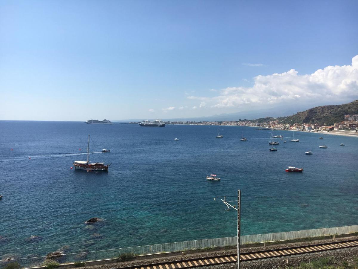 Beach Apartment Taormina Bagian luar foto